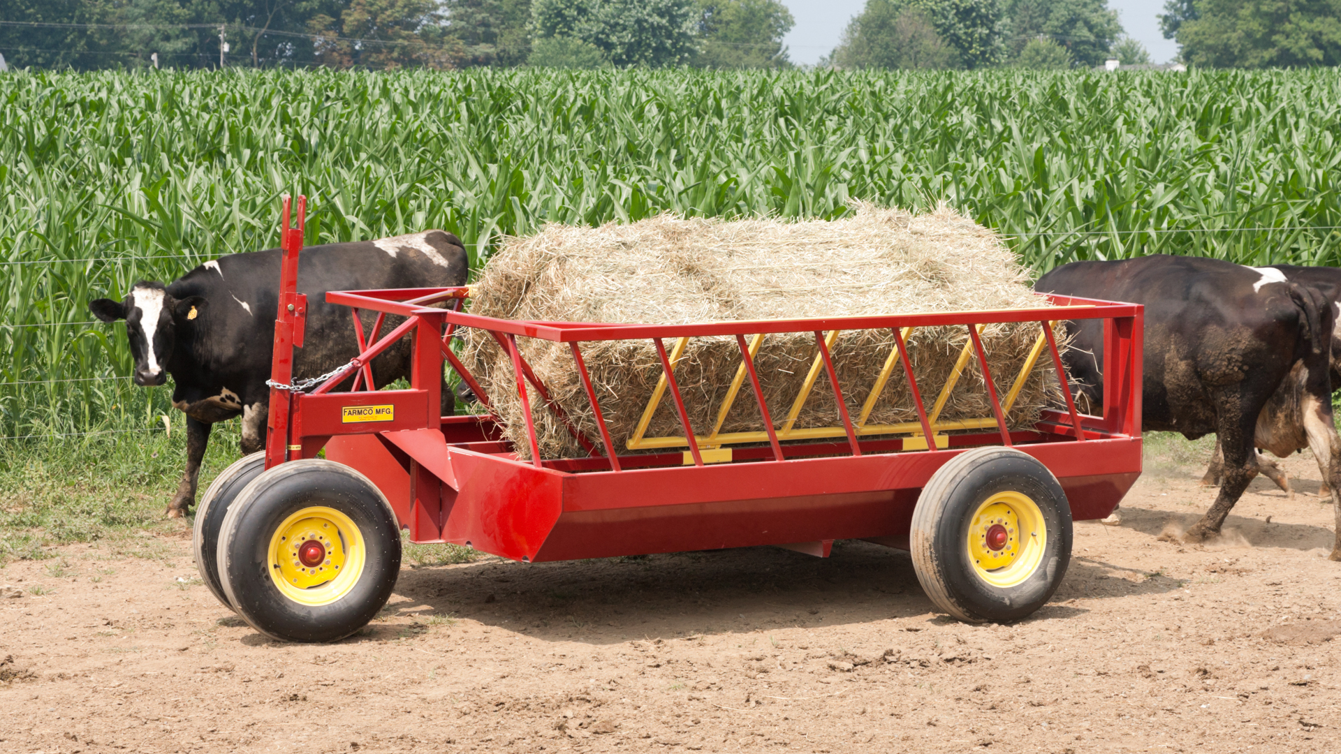 exterior of 700DRB for best hay feeders for cattle for sale